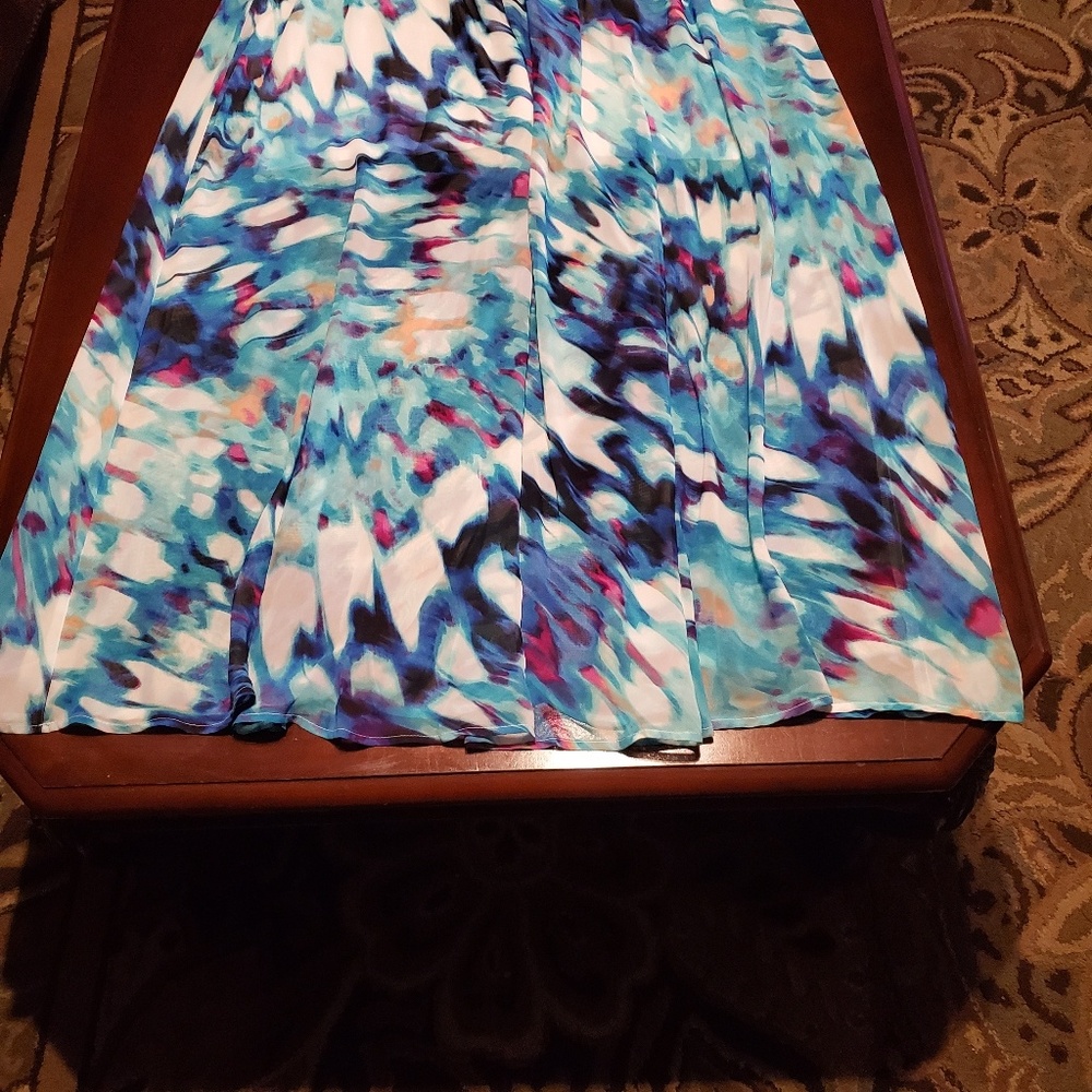 Clothes - Picture 3 of 4